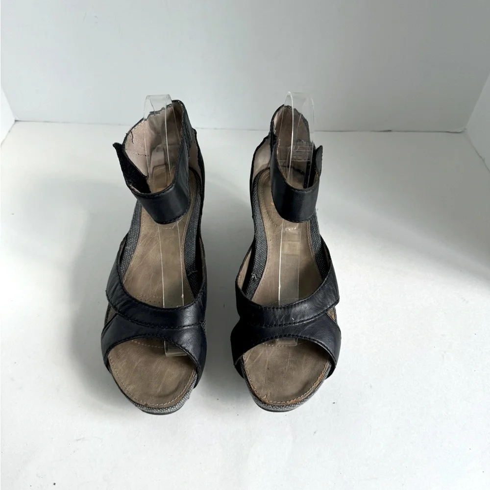 OTBT Hobart Wedge Sandals size 7.5 Black Leather Size 7.5 - Picture 6 of 13